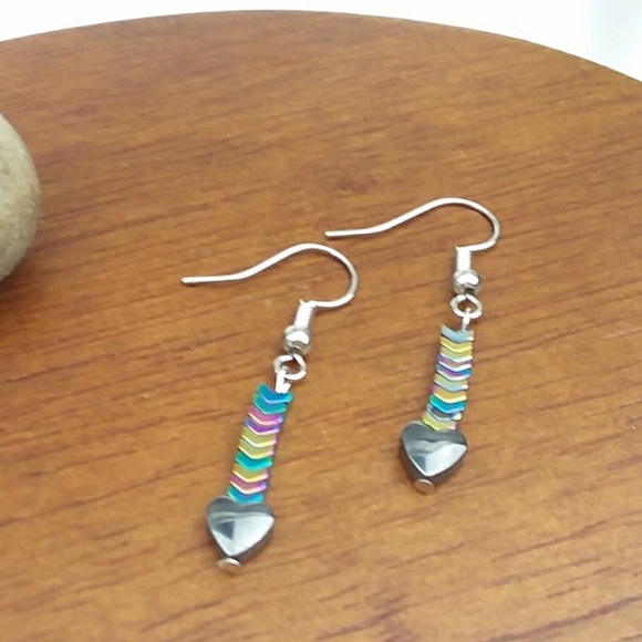 ❤️Last 1❤️Hematite Heart & Arrow Silver Earrings - Picture 2 of 3